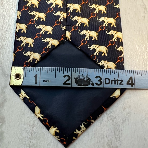 Rene Chagal Dress Tie, Classy ELEPHANT Statement - Picture 4 of 9